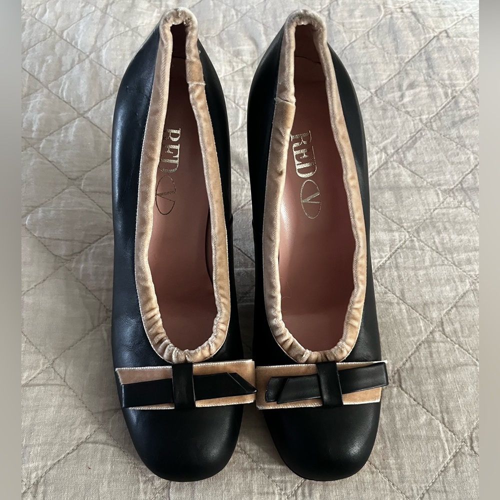 NWT VALENTINO RED Leather Women's Heels EU 39/US 8.5, Black and Light Pink/Brige